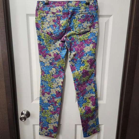 Aeropostale Ashley Floral Multicolored Skinny Jeans. Size 3/4 - Picture 6 of 9